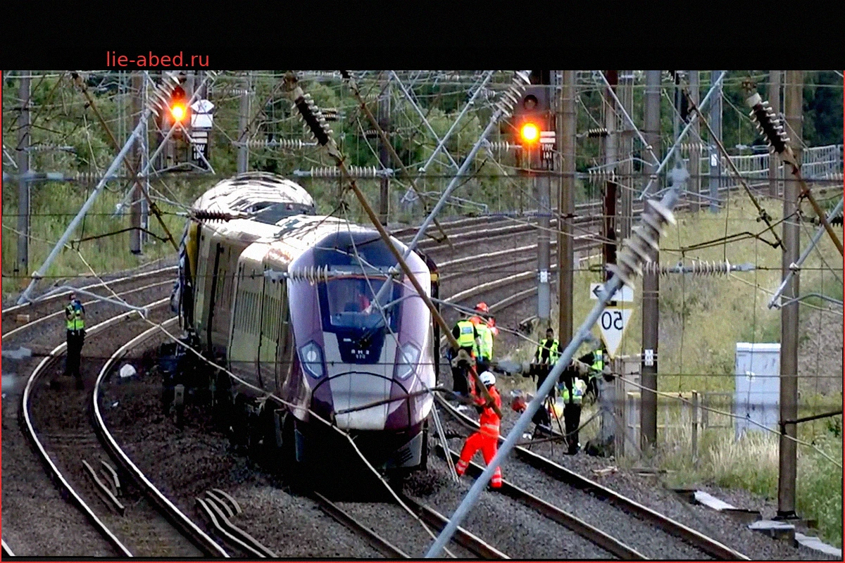 Zugverkehr eingestellt: Ein Toter und mehrere Verletzte bei Zugunglück in England